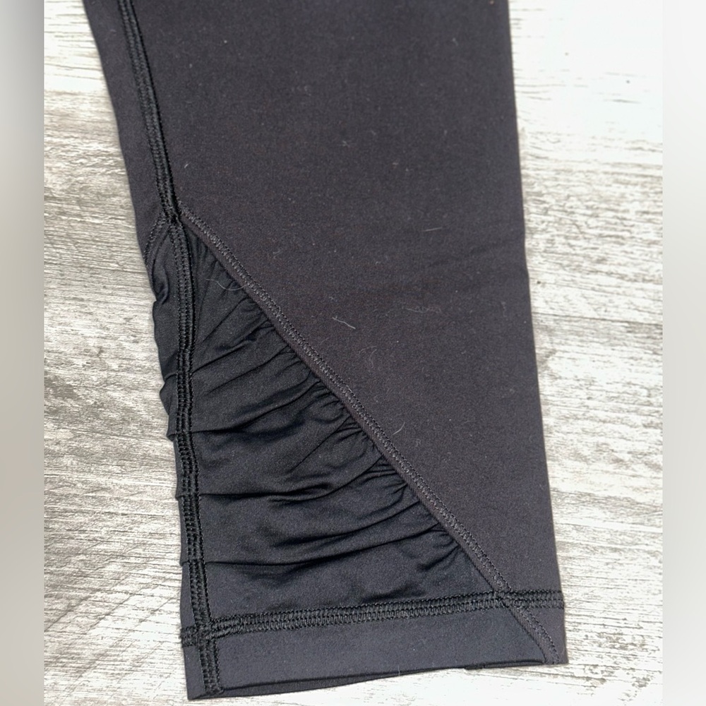 Lululemon Crop Il Leggings - Picture 4 of 6